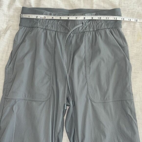 Lululemon Beyond the Studio Crop Joggers Pants Size 4 - Picture 9 of 12